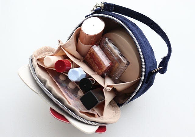 ブリルミーハローキティミニコスメポーチ収納力