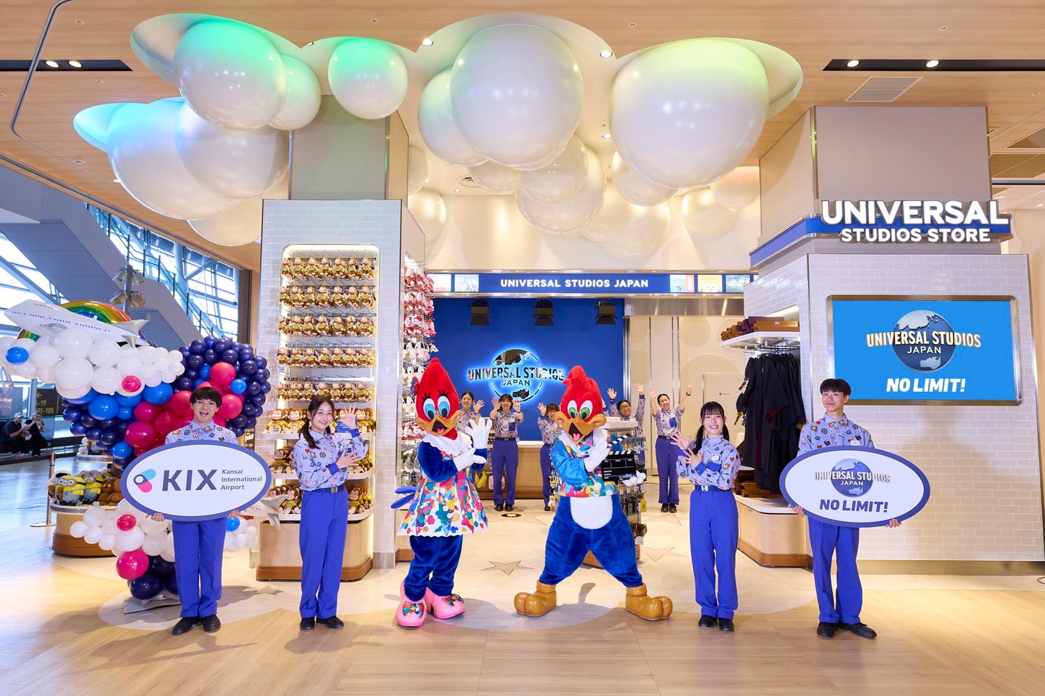 USJ、常設ショップが関空第1ターミナルに誕生 限定グッズ&パーク外初の専用自販機も