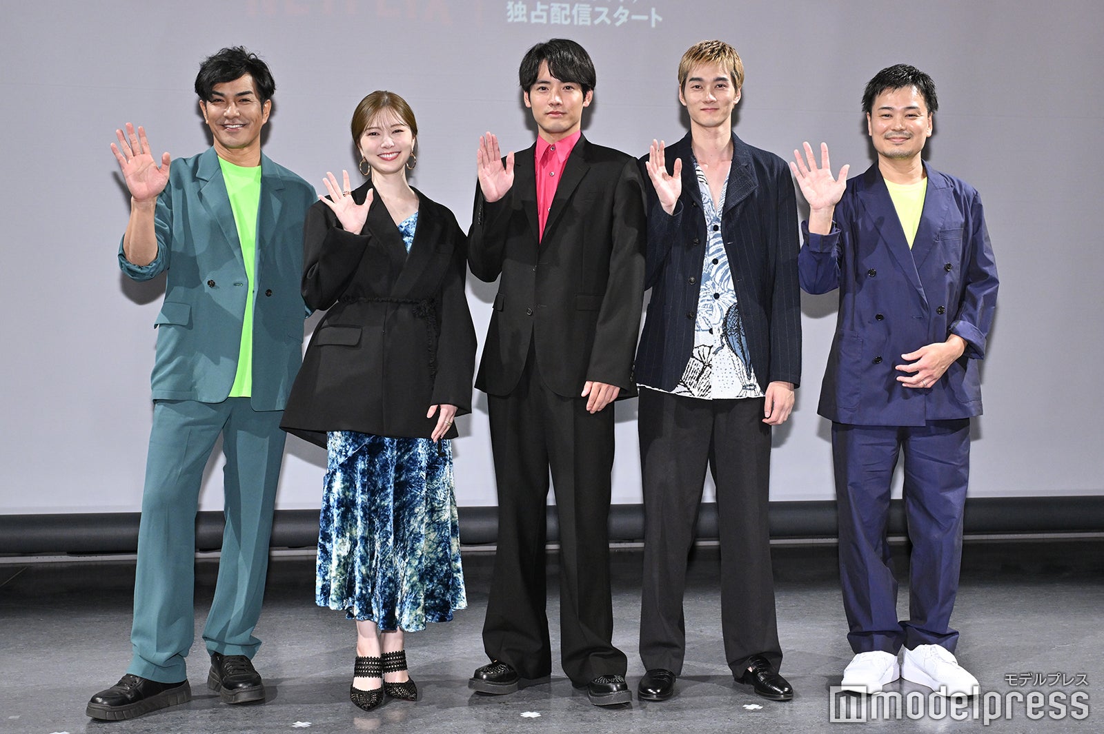 （左から）北村一輝、白石麻衣、赤楚衛二、柳俊太郎、石田雄介監督（C）モデルプレス