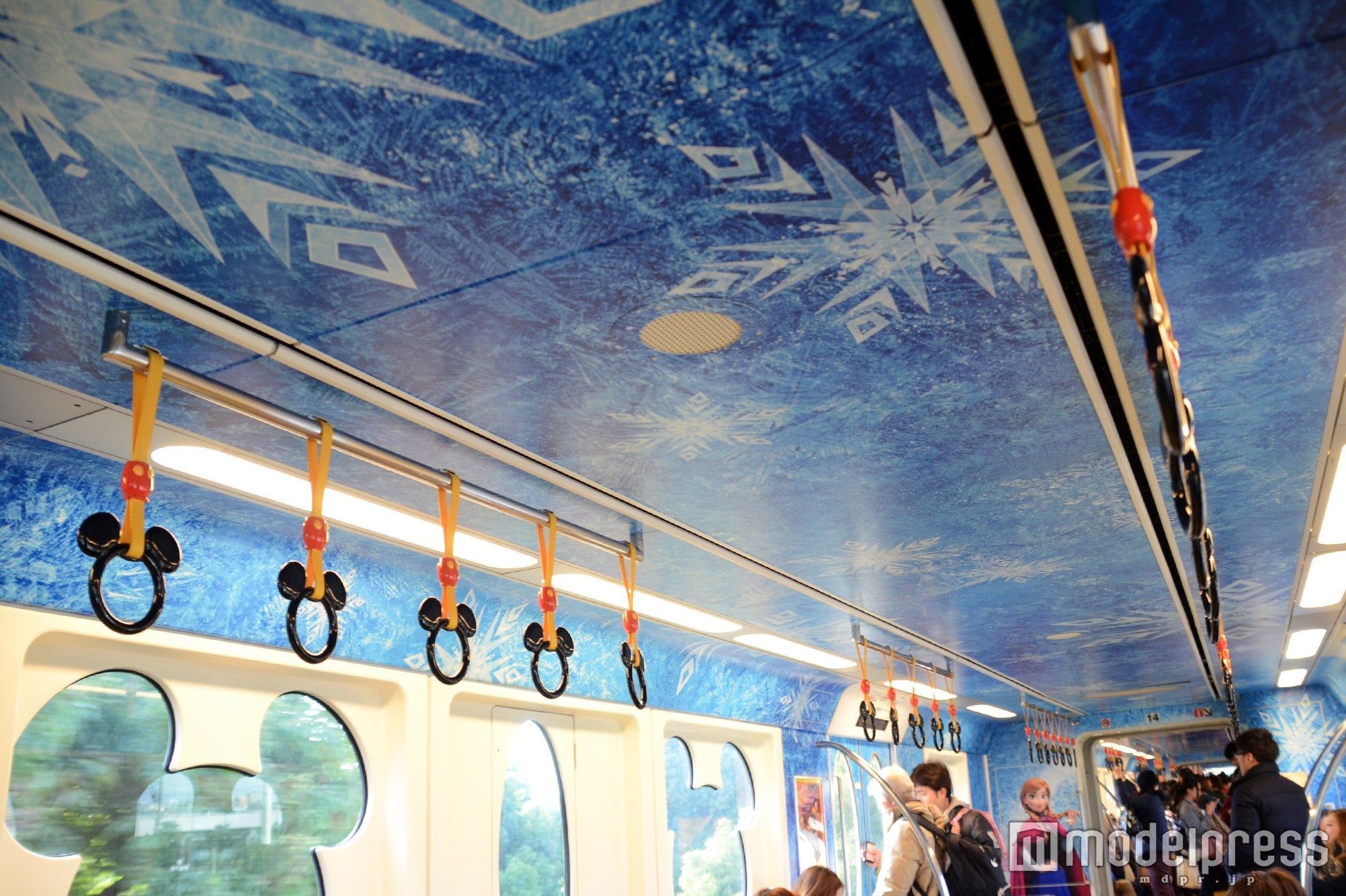 「アナとエルサのスノークリスタル・ライナー」（C）モデルプレス