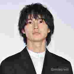 山崎賢人のレアな手洗いショット 手洗いけんとさん 公開 絵になる と反響 モデルプレス