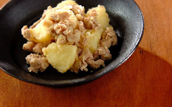 サッパリ美味しい、シンプルな調味料で作る塩肉ジャガ