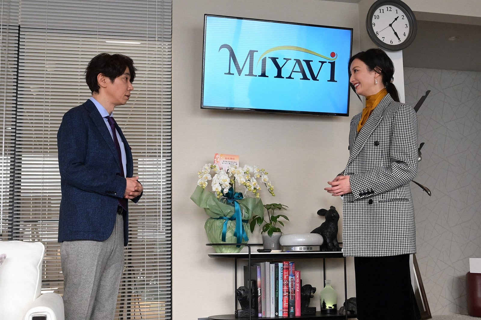ユースケ・サンタマリア、菜々緒「オー！マイ・ボス！恋は別冊で」第2話より（C）TBS
