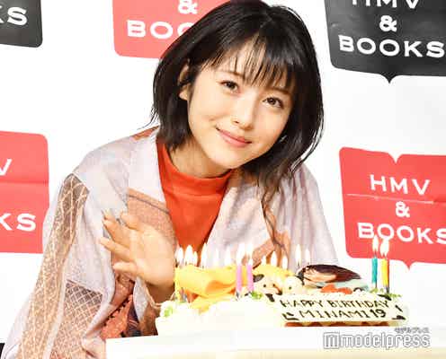 浜辺美波、サプライズに感激 19歳の抱負を語る