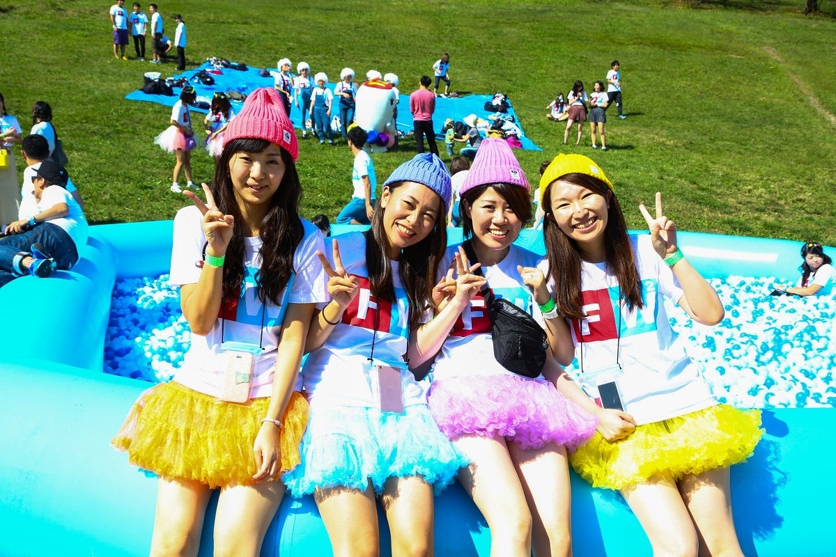 海外でハマる人続出「ふわふわラン」開催 アトラクション数は10種超え