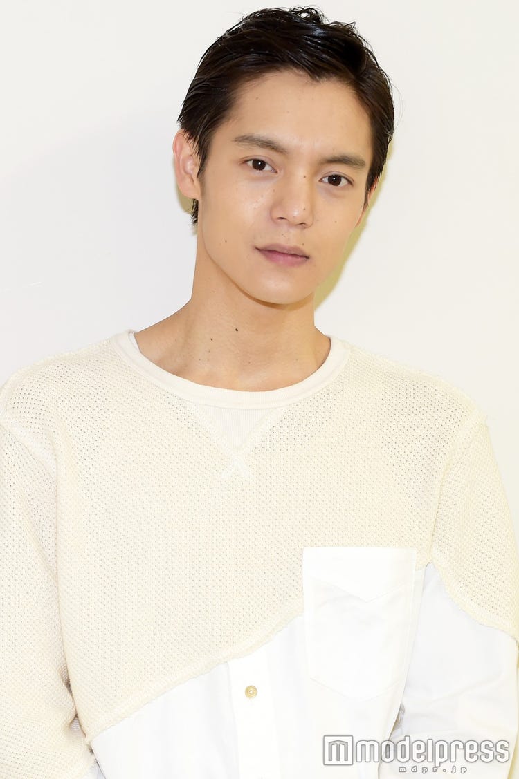 画像6 8 窪田正孝 キスマイ藤ヶ谷太輔を ハグ で全力応援 すごく勉強になる 超カッコいい は誰の手に キスブサ 潜入インタビュー モデルプレス