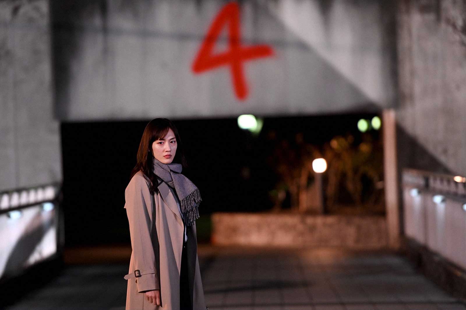 綾瀬はるか「天国と地獄 ～サイコな2人～」第3話より（C）TBS