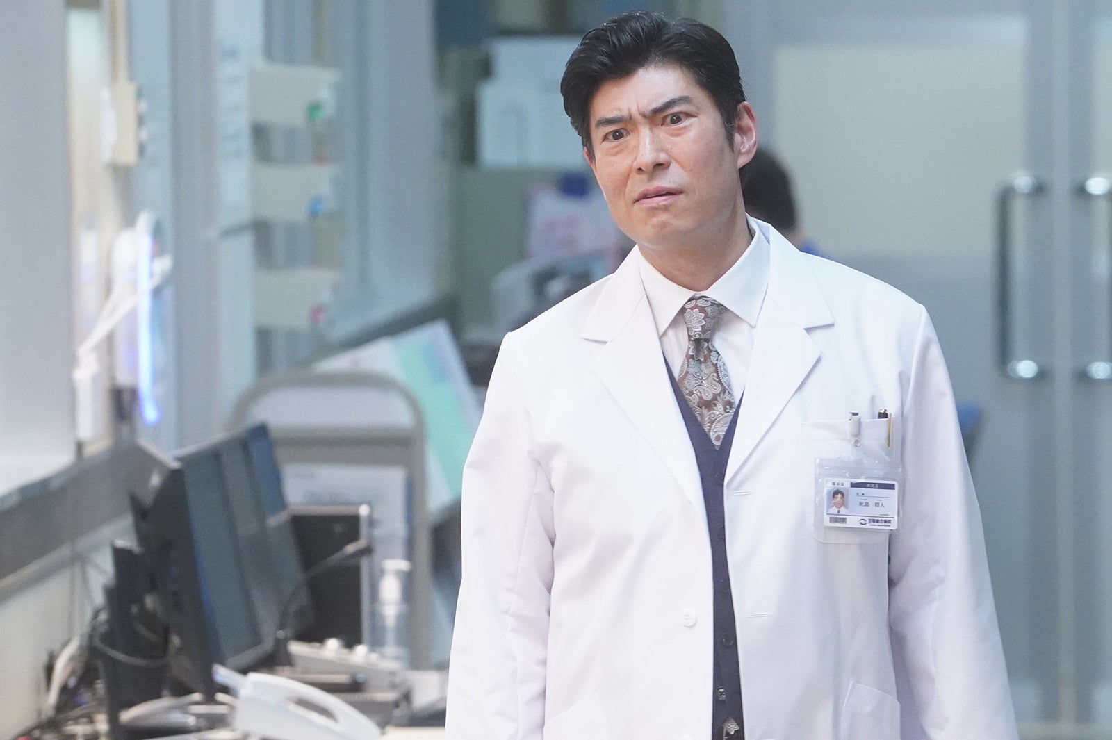 高嶋政宏／「ラジエーションハウスⅡ～放射線科の診断レポート～」第1話より（C）フジテレビ