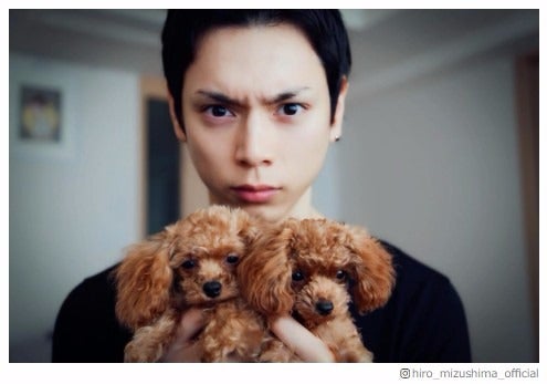 水嶋ヒロ、“ヒゲなし”が新鮮 5年半前の姿に反響「常にイケメンすぎる」「もはや国宝」