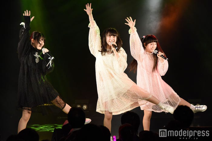 東姉妹♀/東かれん(次女)、東理紗(長女) 、東ノエル(末っ子) (C)モデルプレス