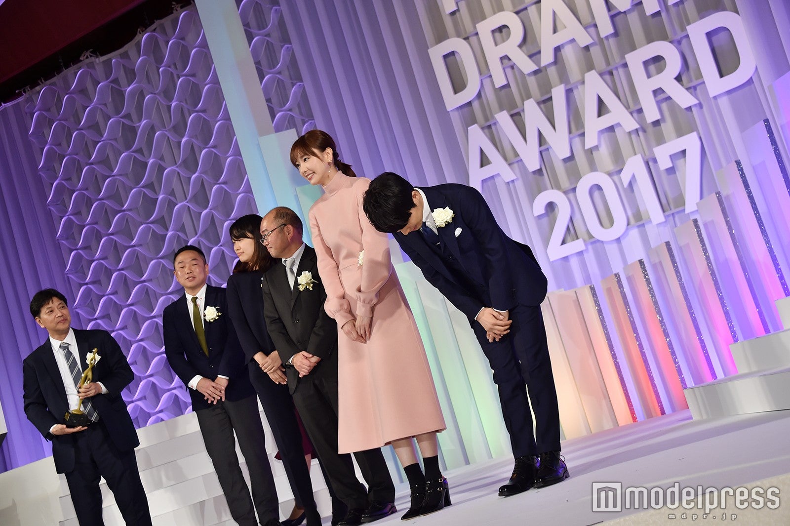 新垣結衣、星野源 （C）モデルプレス