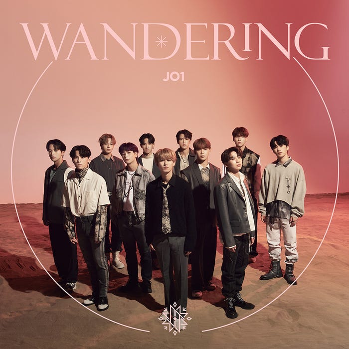JO1「WANDERING」ジャケットB(C)LAPONE ENTERTAINMENT