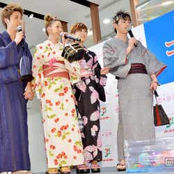 カップルを演じたAAA(左から與真司郎、伊藤千晃、宇野実彩子、日高光啓)