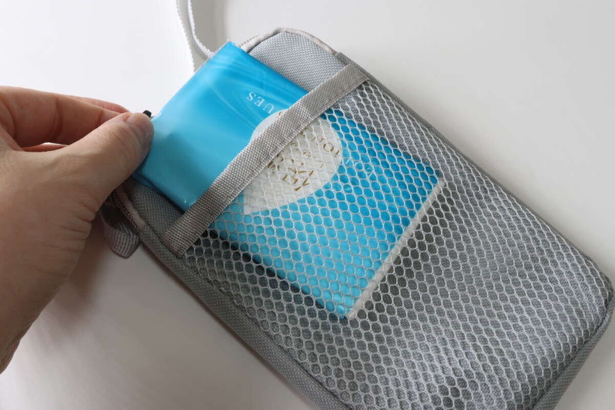 メッシュポケット付パスポートケース