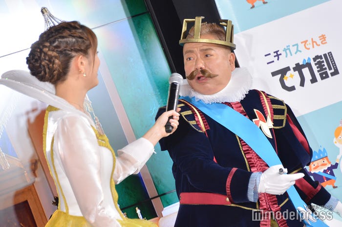 本田翼のヒントがピンときてない出川哲朗(C)モデルプレス