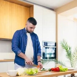 “朝の空腹時”が大事…!? アラフォー男性が「1か月で-5㎏」を目指した方法