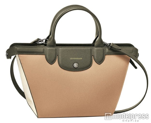 ロンシャン「ル プリアージュ（R）エリタージュ トリコロール」トップハンドルバッグ（W18xH17xD11cm、サンディ×カーキ／112,000円（税抜）