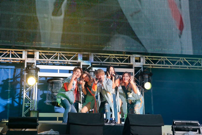 「lol」(左から)小見山直人、hibiki、佐藤友祐、moca、honoka(写真提供:avex)