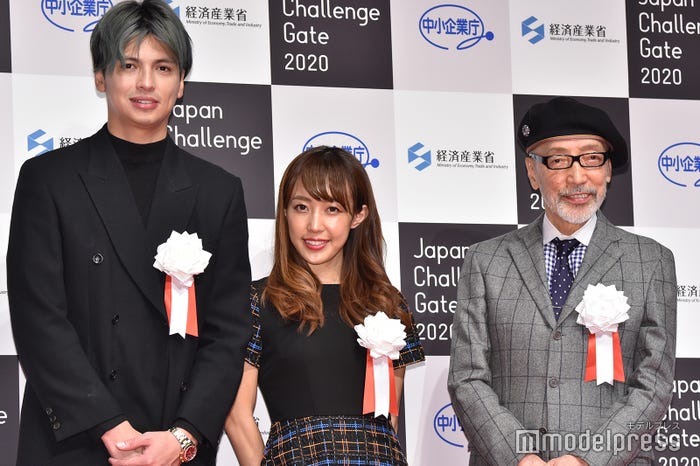 アレクサンダー、川崎希、テリー伊藤 (C)モデルプレス