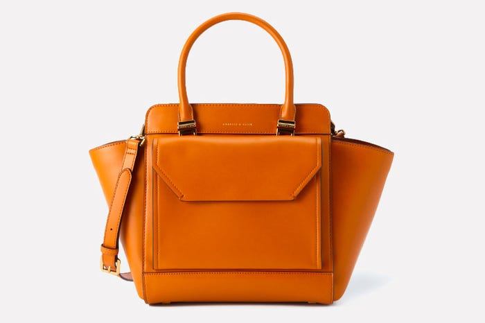 ラージガセットトート「CHARLES & KEITH」7,506円(税込)/画像提供:CHARLES & KEITH OFFICIAL ONLINE STORE
