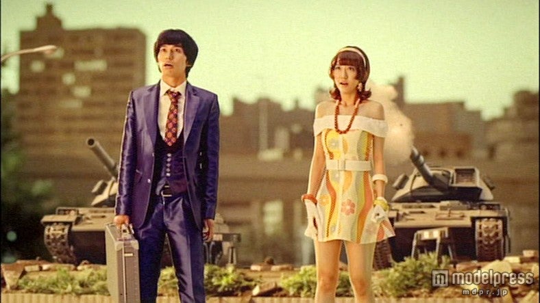 「ギンガムチェック」のミュージックビデオより