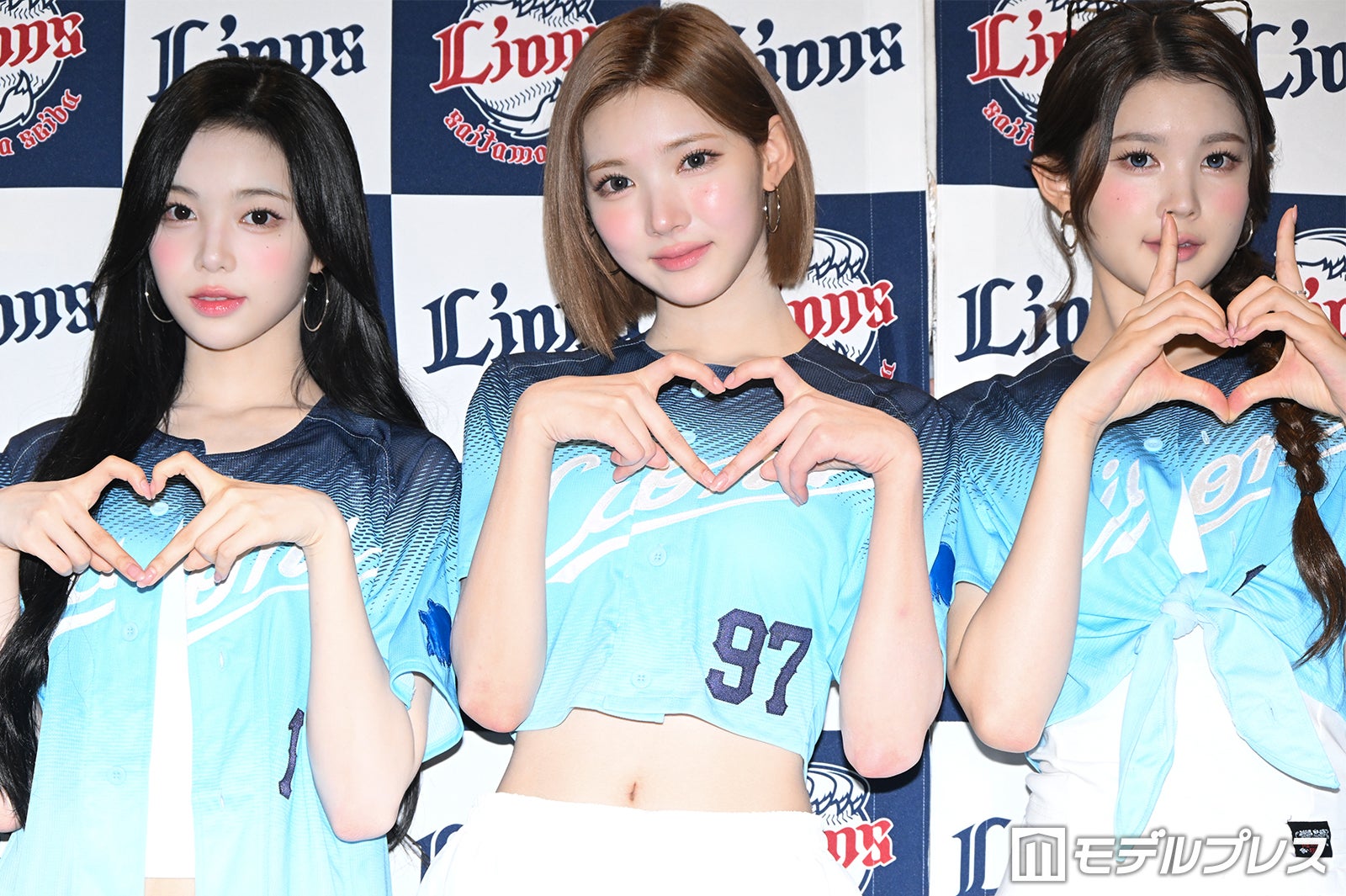 Hearts2Heartsジウ、人生2度目の始球式「100点です」「本当に光栄」流暢な日本語で囲み取材に応じる