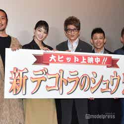 左から：新羅慎二、剛力彩芽、哀川翔、柳沢慎吾、勝俣州和 （C）モデルプレス