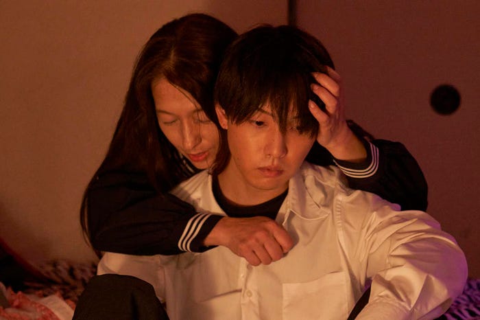 片岡礼子、堀夏喜/ 「少年のアビス」第6話より(C)峰浪りょう・集英社/「少年のアビス」製作委員会・MBS