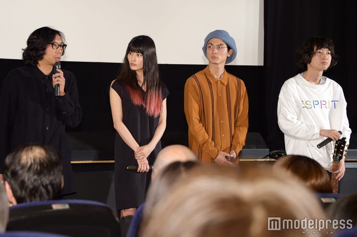 (左から)行定勲監督、橋本愛、高良健吾、柴田隆浩(C)モデルプレス