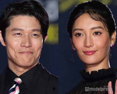 鈴木亮平&菜々緒、抜群スタイル際立つ姿 海での写真に「眼福」「シンクロ率すごい」の声