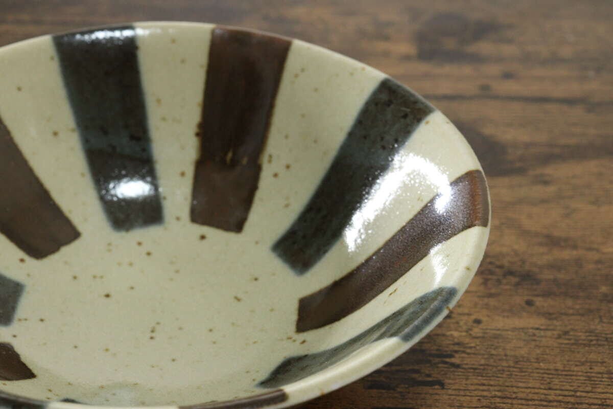 とんすい（梨地太十草）　デザイン