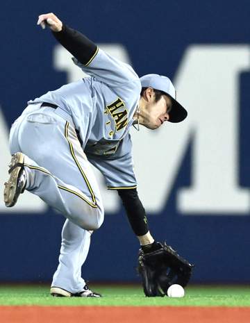 阪神・中野 好守に3出塁「球筋をチェックしながら」初対決尾形攻略 9試合連続安打 
