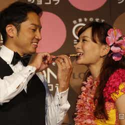 (左から)小崎陽一さん、保田圭