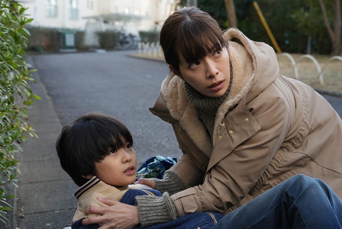 桑名愛斗、桜井ユキ/「真犯人フラグ 真相編」第15話より(C)日本テレビ