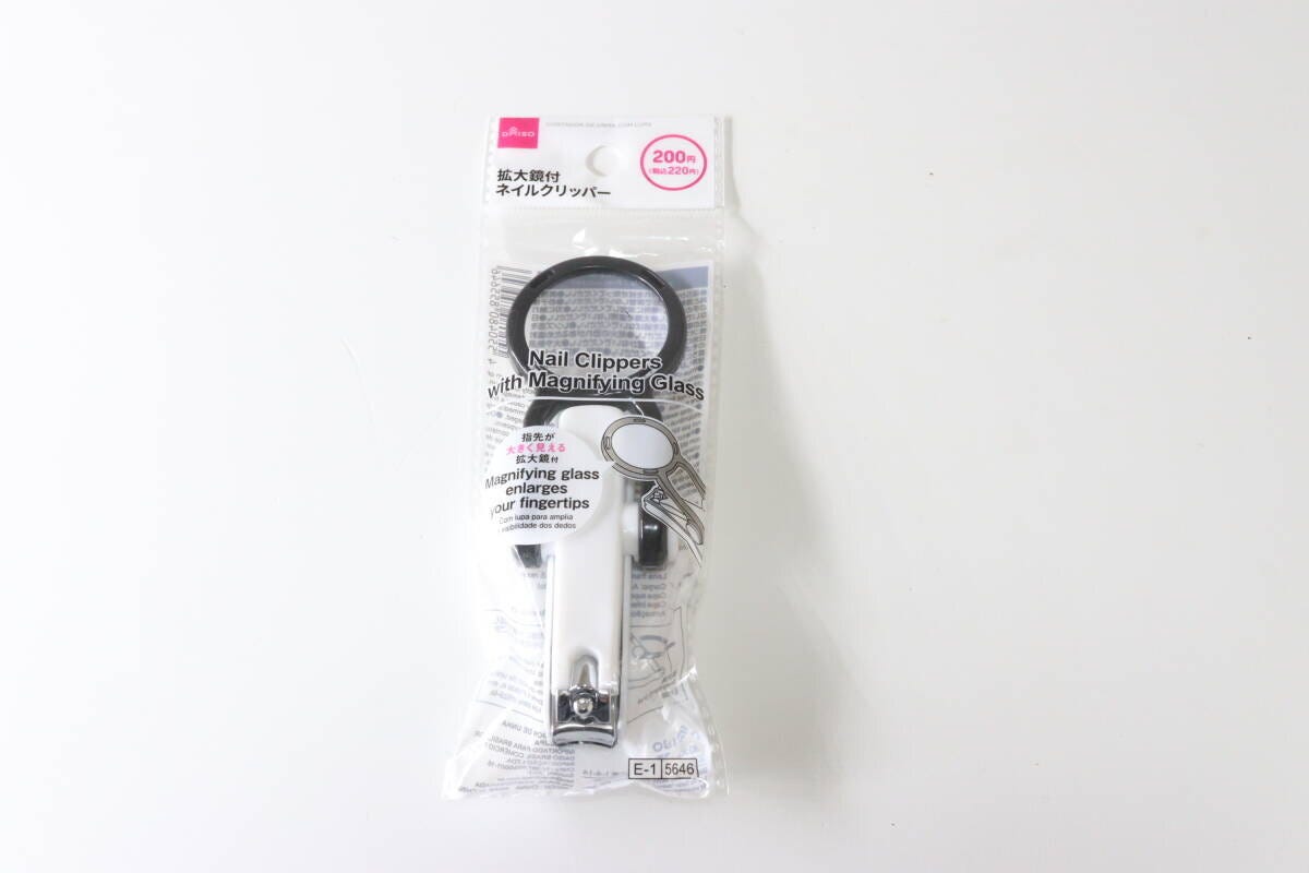 ダイソー 拡大鏡付ネイルクリッパー ダイソーの拡大鏡付ネイルクリッパーのパッケージ