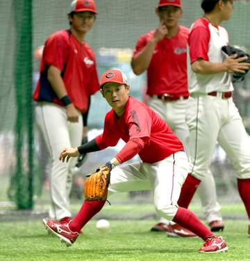 広島ドラ3・勝田あるぞ開幕遊撃スタメン 憧れ続けた菊池と“キクナル”コンビ「そのための準備はできている」