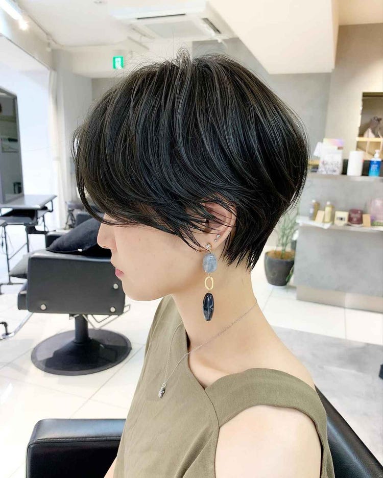 小顔効果が絶大 黒髪 ショート でこの秋を制す モデルプレス 小顔効果が絶大 黒髪 ショート でこの秋を制す モデルプレス