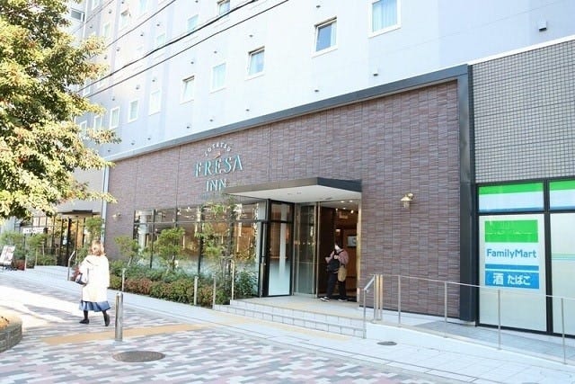 相鉄フレッサイン横浜駅東口のエントランス