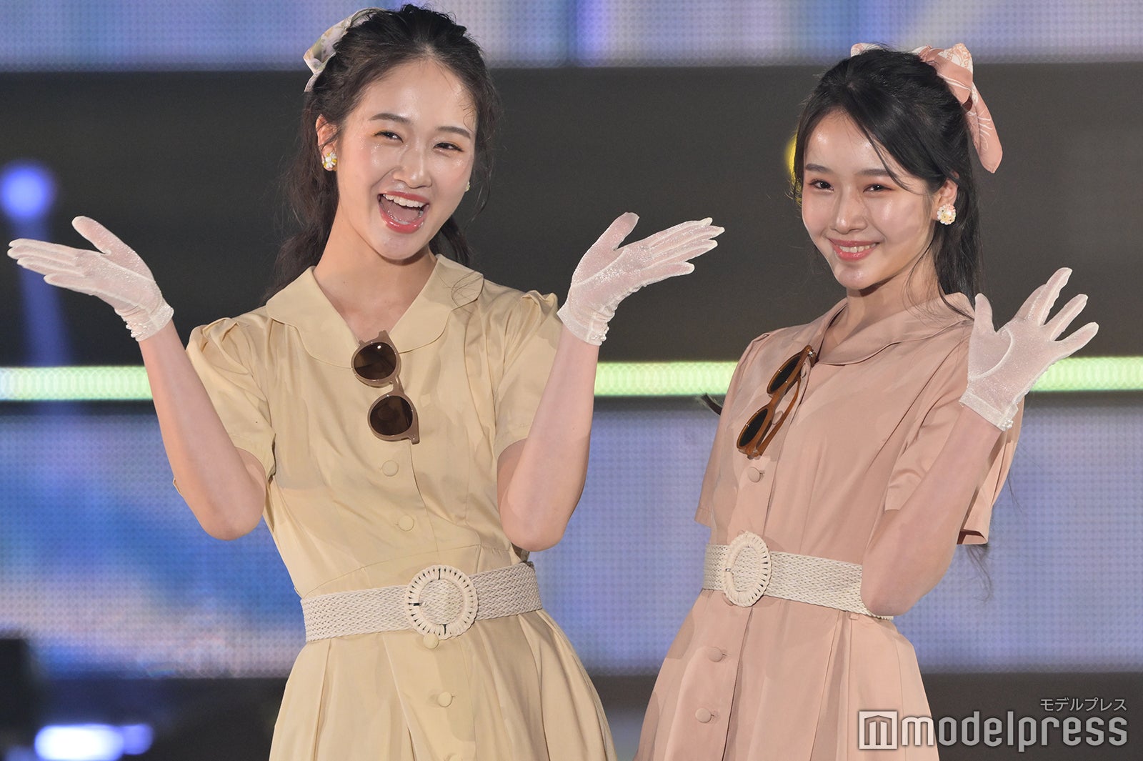 藤岡弘、の娘・天翔愛＆天翔天音「ガルアワ」初出演 シミラールックがお似合い＜GirlsAward 2023 S／S＞