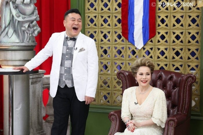 山崎弘也、デヴィ夫人(C)フジテレビ/SION