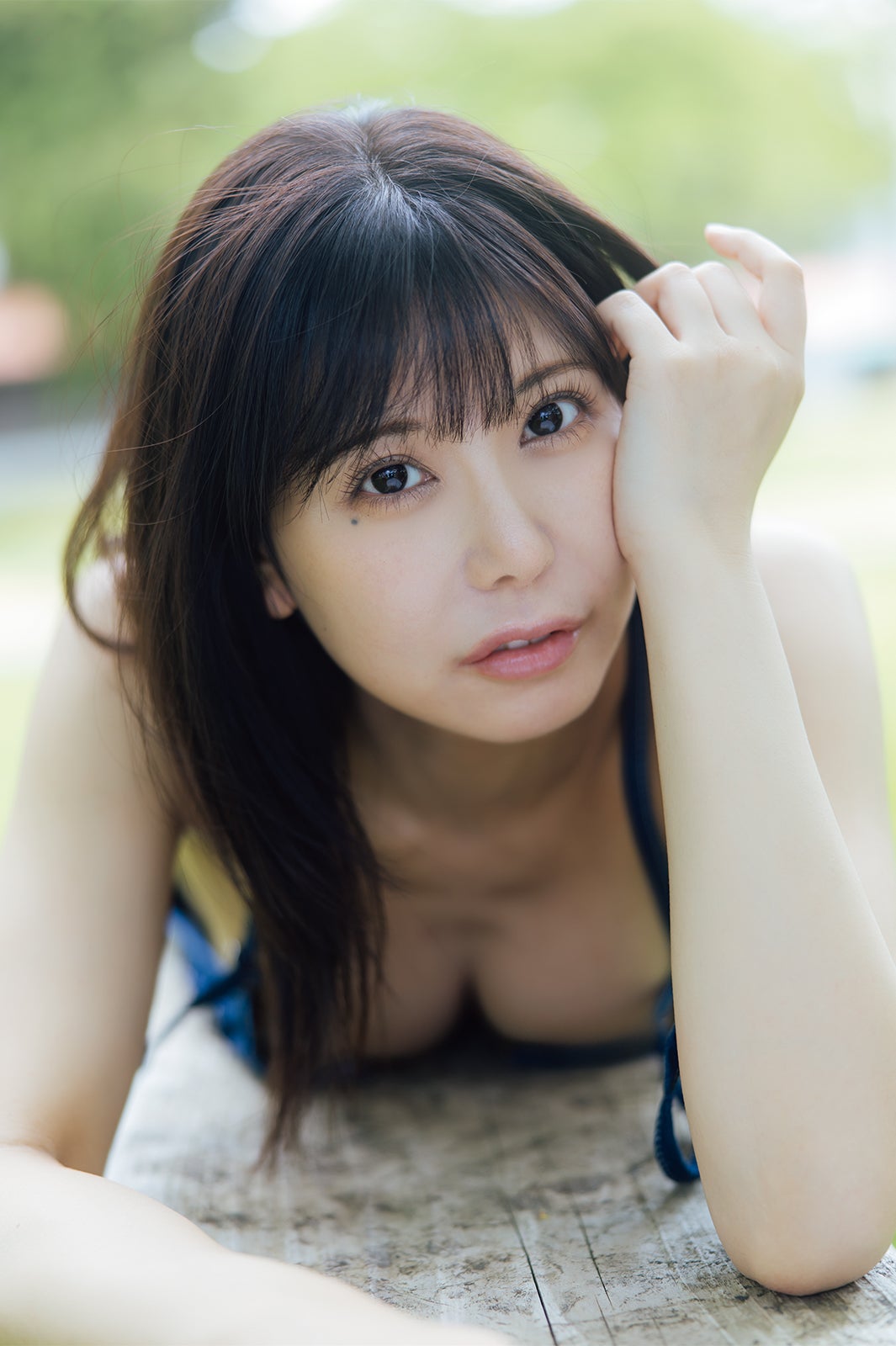 「篠原冴美ファースト写真集 五月雨」／撮影：横山マサト