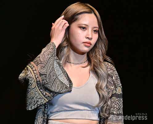 「今日好き」まる、腹チラコーデで颯爽ランウェイ<超超十代-ULTRA TEENS FES-2022@TOKYO>