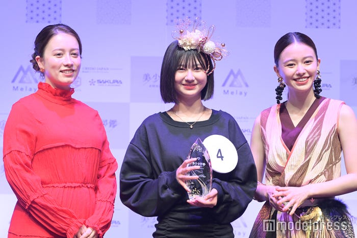 ドーキンズ英里奈、菅原夕亜さん、山本舞香(C)モデルプレス