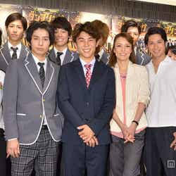 (上段左から)鈴木勝大、池岡亮介、聖也、佐香智久、中村誠治郎、森田涼香、安川純平(下段左から)佐野岳、武田航平、中尾明慶、彩吹真央、滝口幸広、戸谷公人