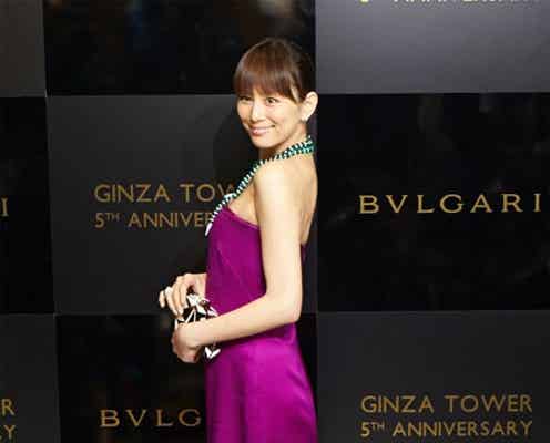 米倉涼子、8億円ジュエリー&セクシードレスでパーティ来場