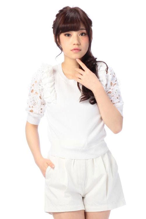 袖レースフリルニット「LIZ LISA」7,452円(税込)