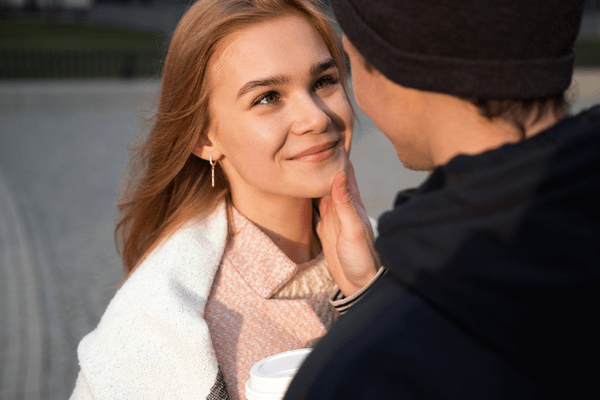 俺だけ見とけ 男が惚れちゃう 一途な女 の特徴4つ モデルプレス