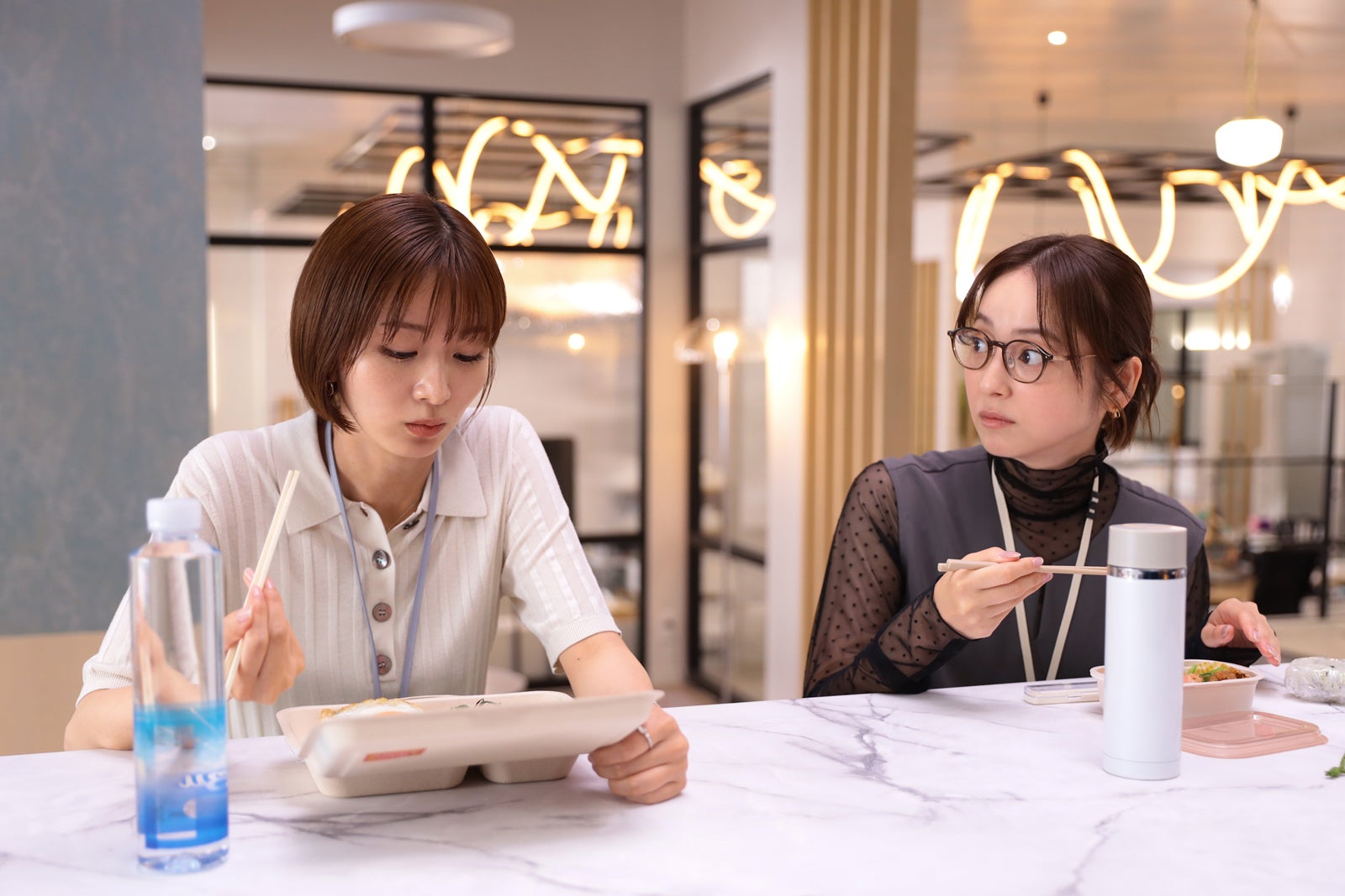 岡崎紗絵、佐々木希「告白－25年目の秘密－」第4話（C）日本テレビ