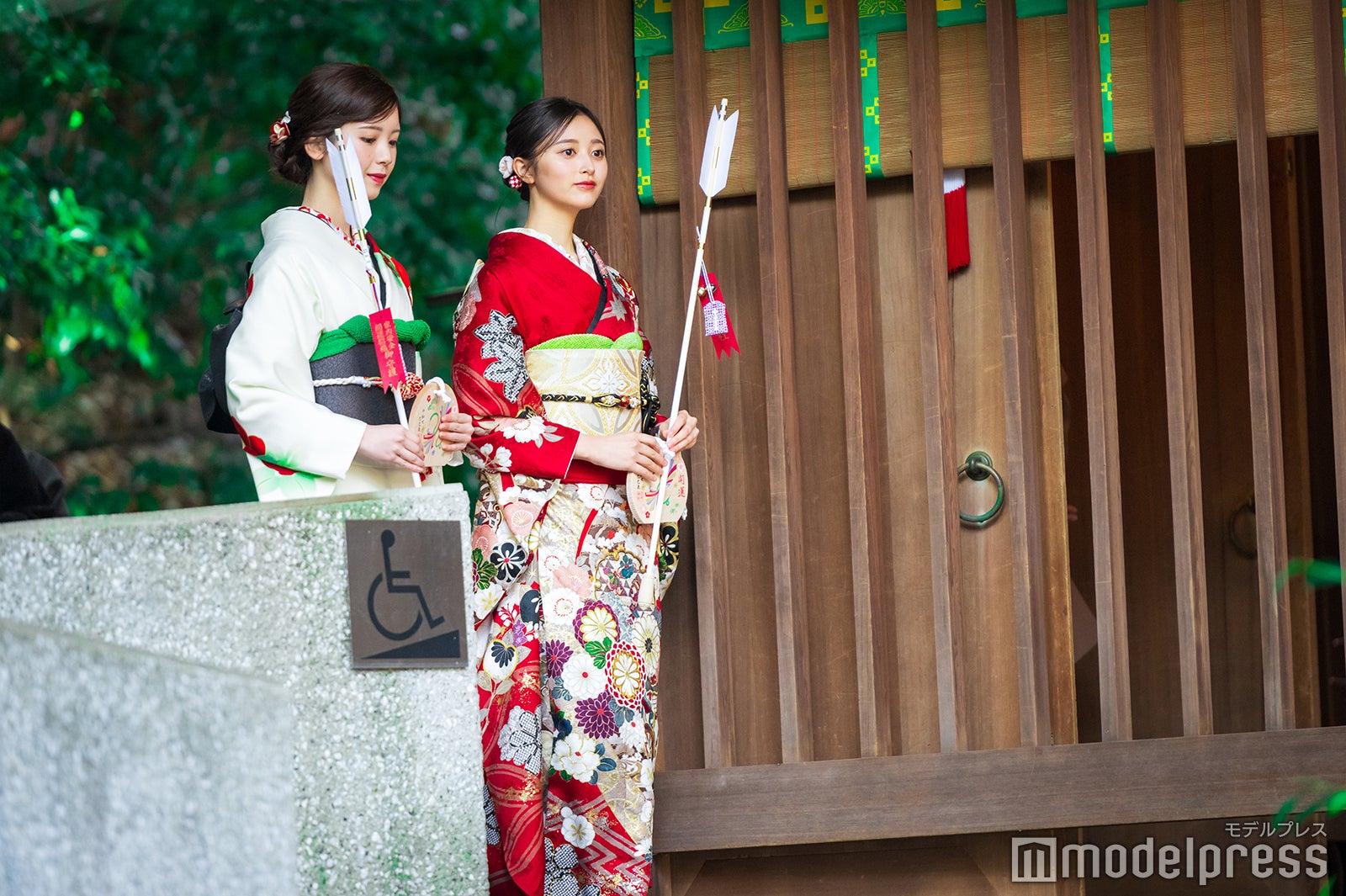 筒井あやめ、井上和／乃木坂46成人式（C）モデルプレス