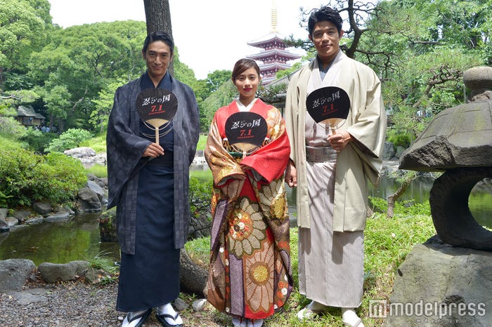 伊勢谷友介、石原さとみ、鈴木亮平(C)モデルプレス